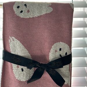 Beautiful pink well made Halloween throw